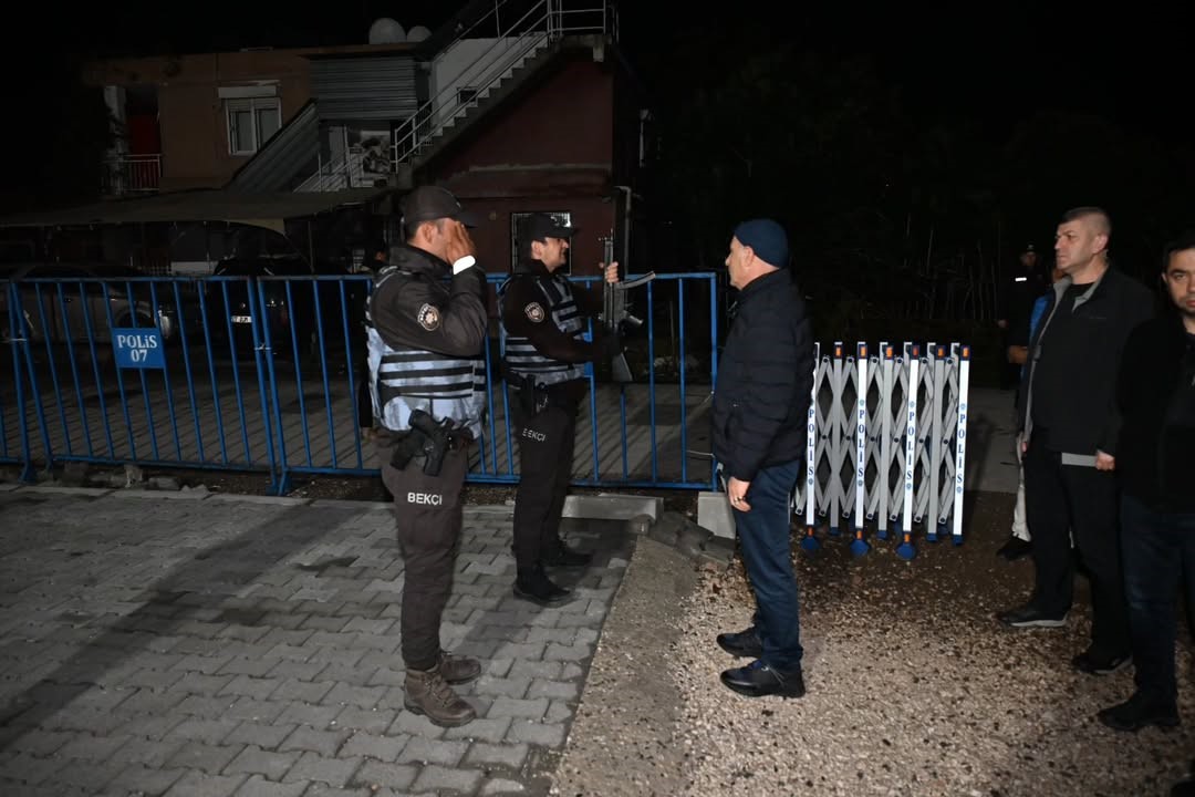 Bekçilerin ‘Dur’ ihtarına uymadı, denetim yapan il emniyet müdürüne yakalandı, ateş açılarak durduruldu 12 bekcilerin dur ihtarina uymadi denetim yapan il emniyet mudurune yakalandi ates acilarak durduruldu 8 GJbjlLuL