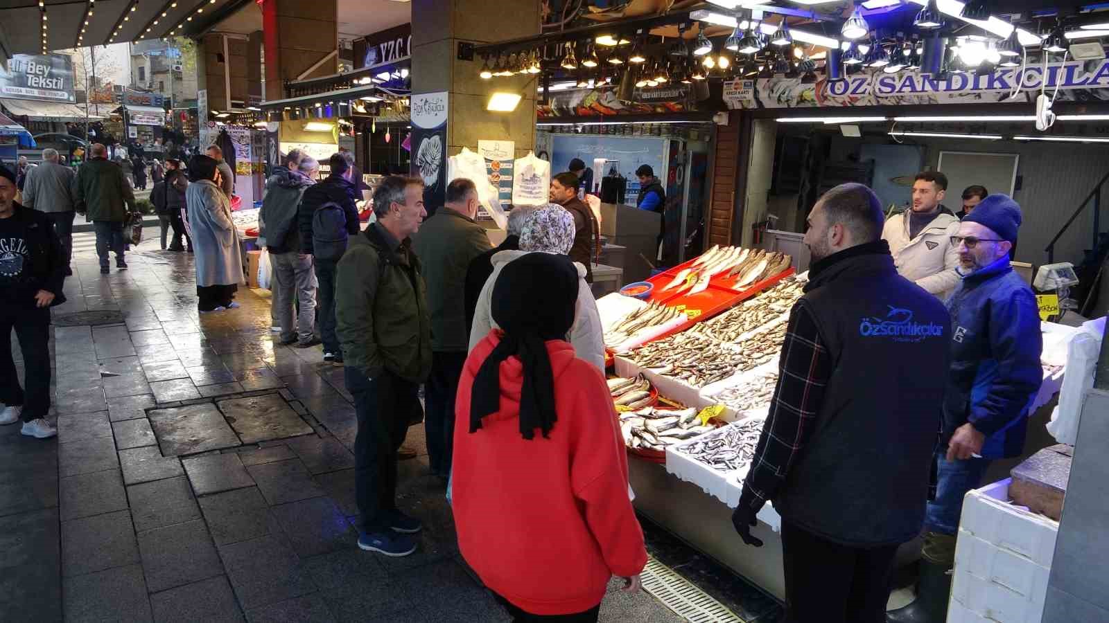 beklenen gurcistan hamsisi gelmeyince tezgahlar buzhane hamsisine kaldi 1 hlmr8kit