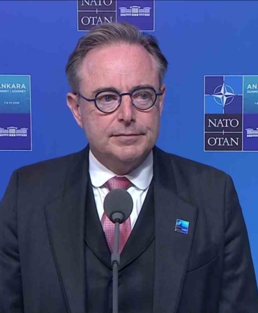 belcika-basbakani-de-wever-natonun-5-maddesi-bir-ulkenin-saldirisina-ortak-olmayi-zorunlu-kilmaz-U5q4NpFM.jpg