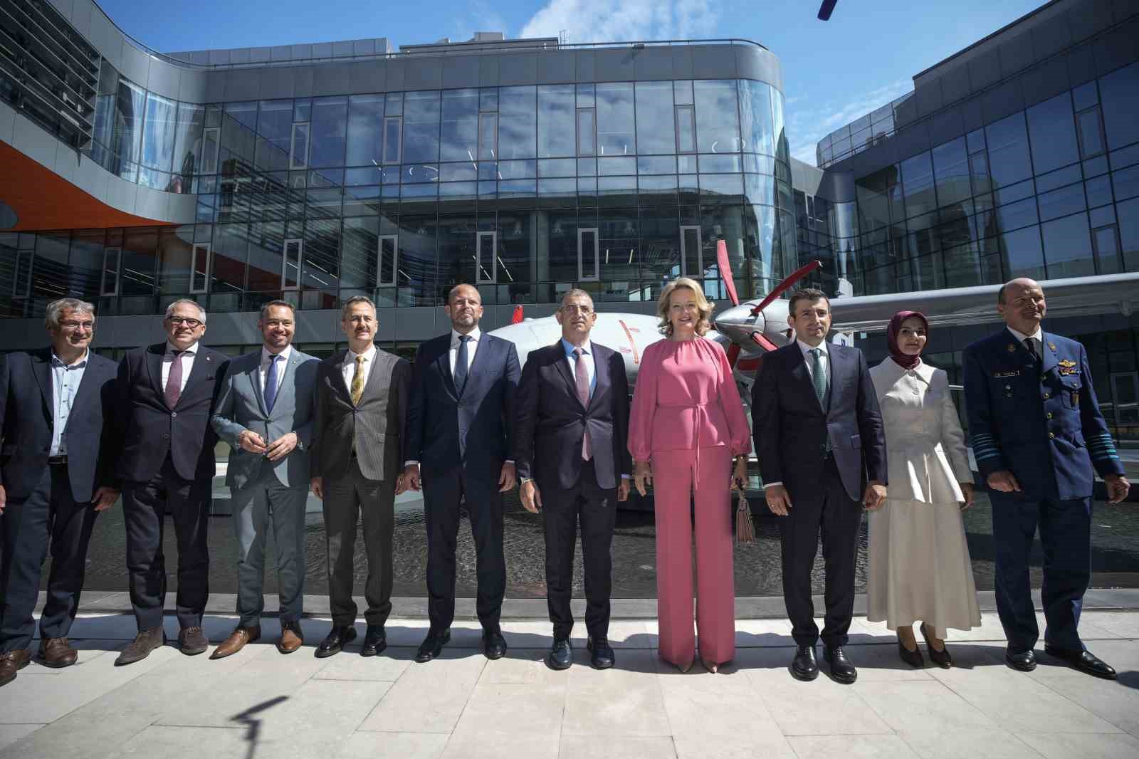 belcika kralicesi mathilde baykari ziyaret etti 0 n2Wy1D7c