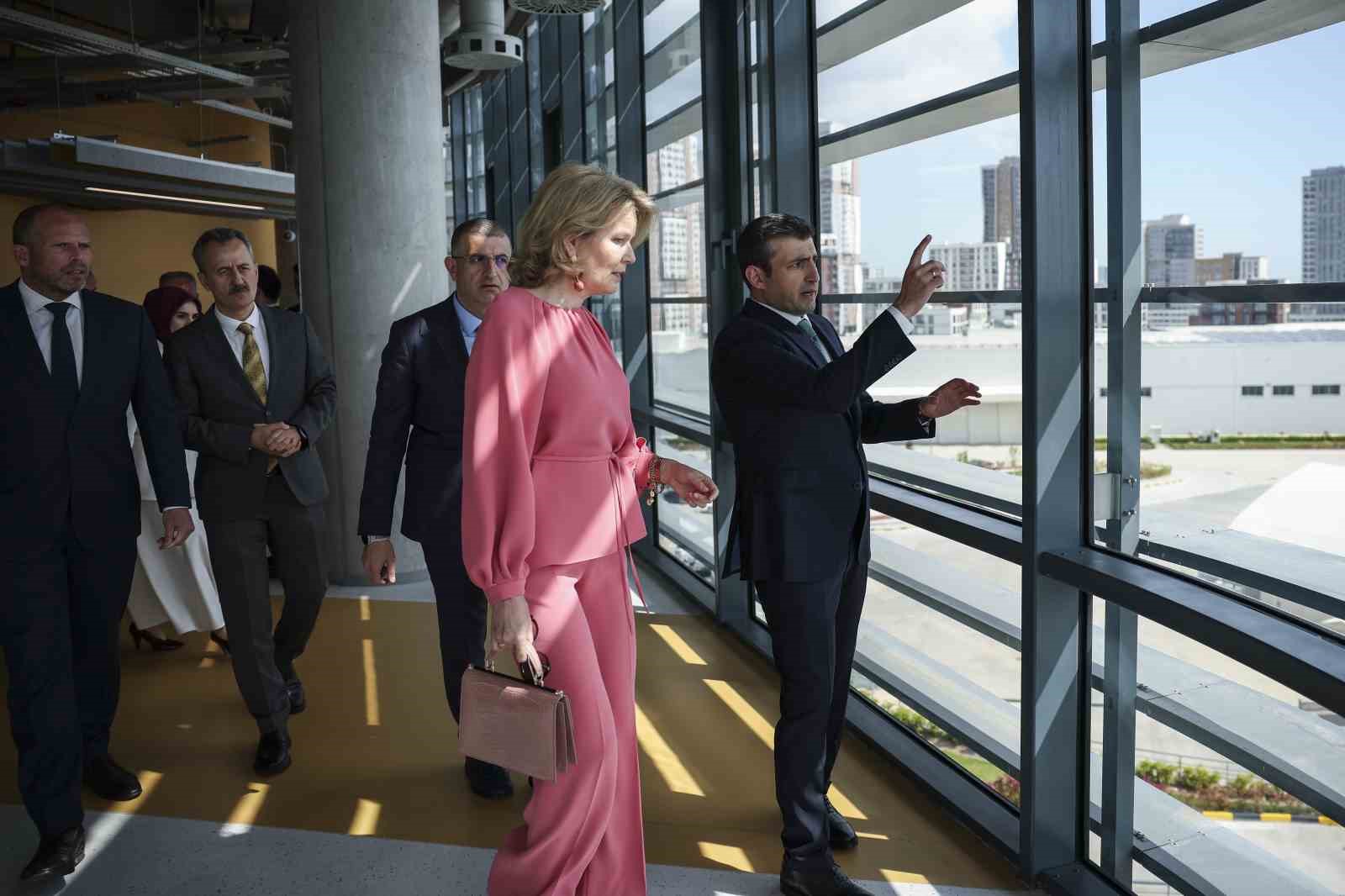 belcika kralicesi mathilde baykari ziyaret etti 7 OKiaW5Rf