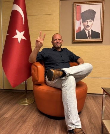 belcika-savunma-bakani-francken-tekrar-merhaba-benim-guzel-turkiyem-4eaRtPKr.jpg