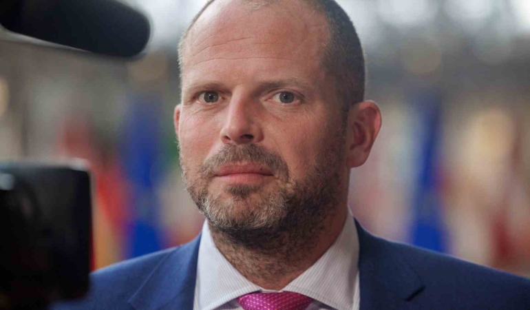 belcikada-askeri-us-uzerinde-tanimlanamayan-dronlar-tespit-edildi-cytssppG.jpg