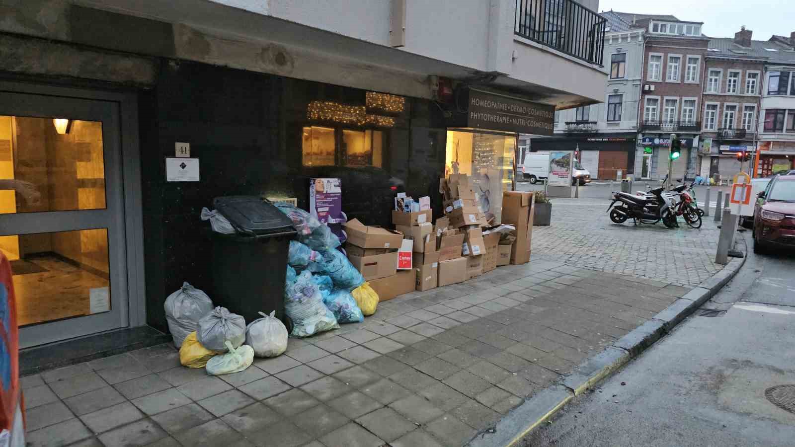 belcikada grevin ucuncu gununde hayat durdu 4 uFwJOc51