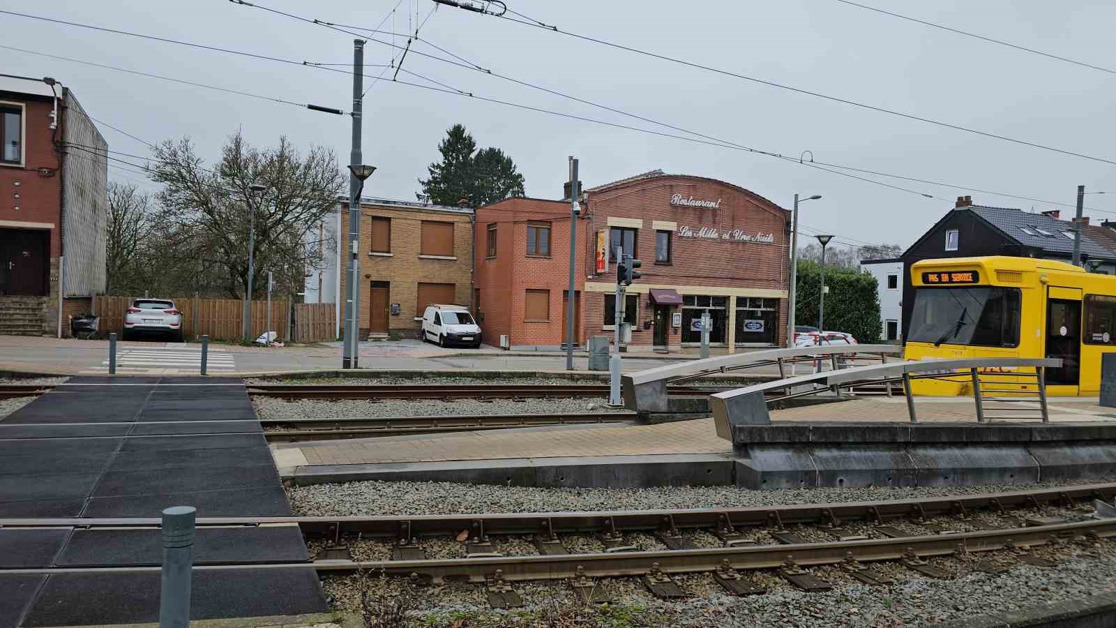 belcikada restoran isletmecisi menuden alkolu kaldirdiktan sonra irkcilarin hedefi oldu 1 hR1HKhYq