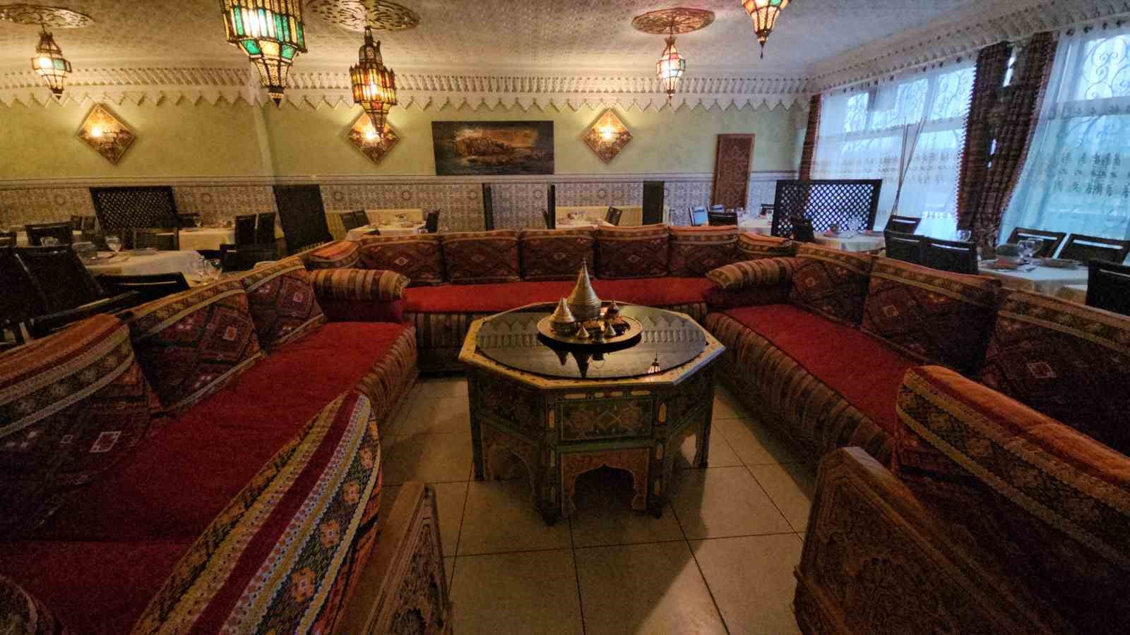 belcikada restoran isletmecisi menuden alkolu kaldirdiktan sonra irkcilarin hedefi oldu 3 4sVtM23s