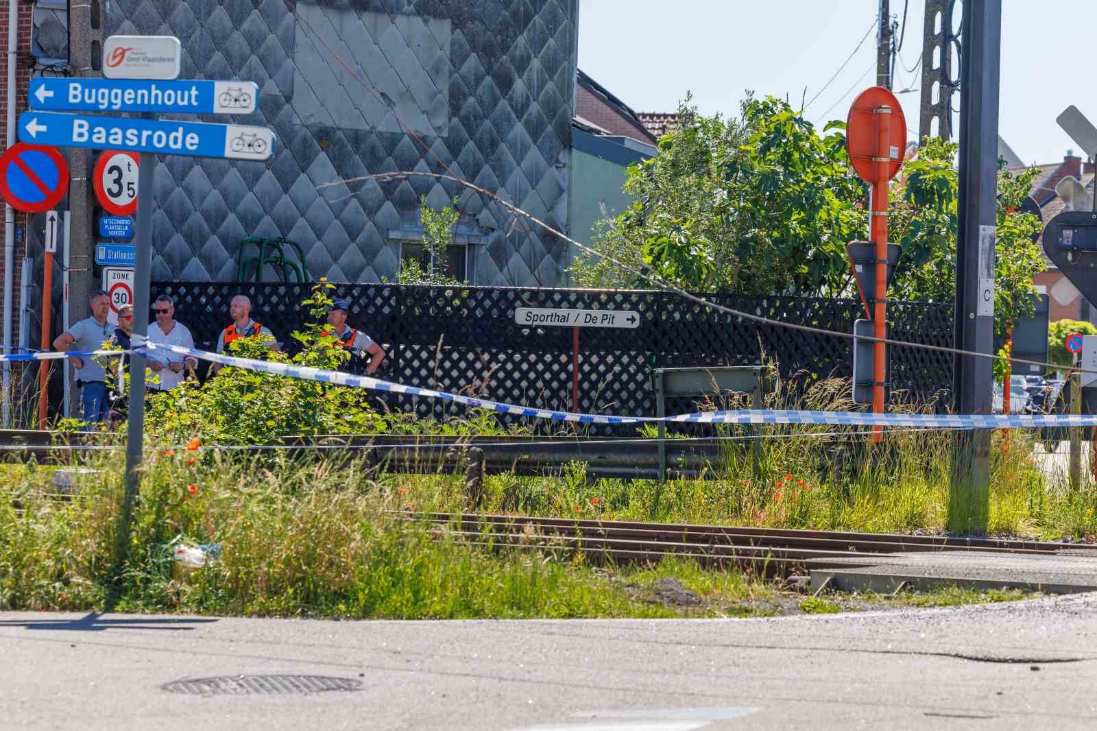 Belçika’da trenle okul otobüsü çarpıştı: 4 ölü 9 belcikada trenle okul otobusu carpisti 4 olu 5