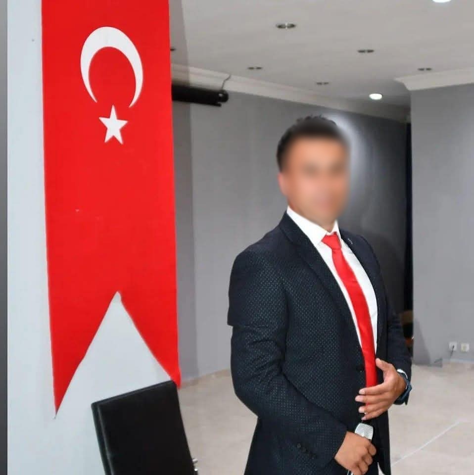 Belçika’daki akrabasını sahte tapu vaadiyle 450 bin Euro dolandırdığı iddia edilen öğretmen tutuklandı 4 belcikadaki akrabasini sahte tapu vaadiyle 450 bin euro dolandirdigi iddia edilen ogretmen tutuklandi 0 WcPr1jtt
