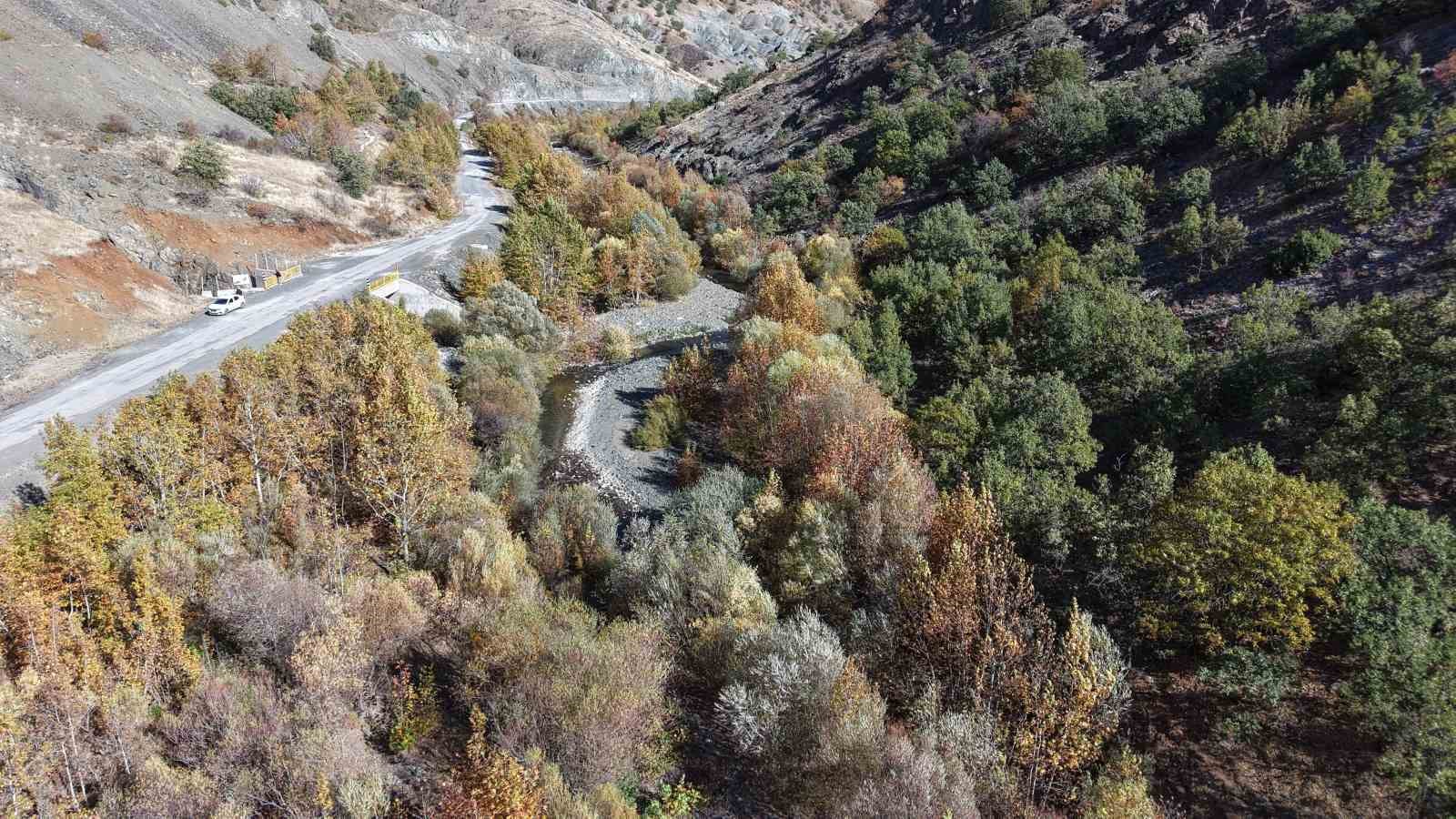belediye baskani altinisik eti krom maden atiklarini dere yataklarina dokuyor 1 WZQyhb23
