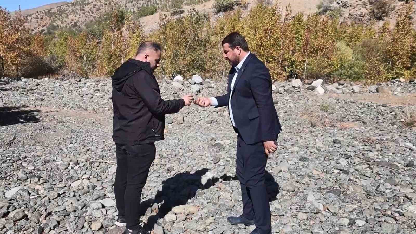 belediye baskani altinisik eti krom maden atiklarini dere yataklarina dokuyor 6