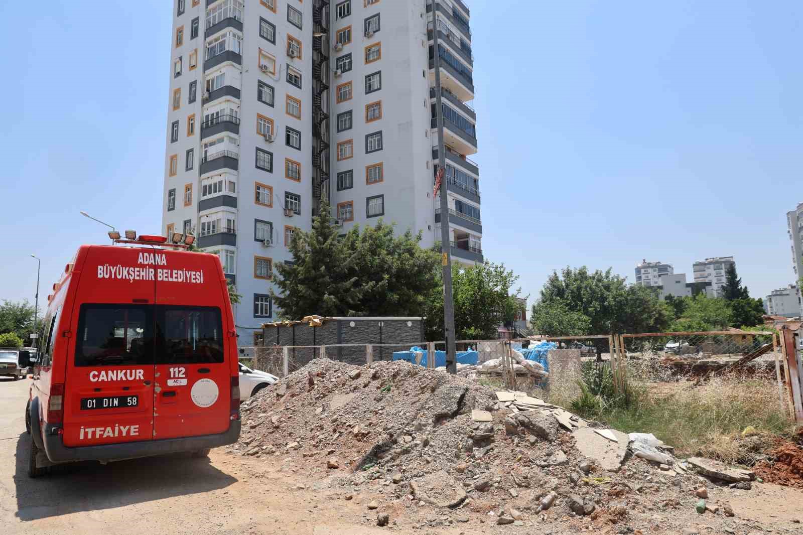 belediye itfaiye binasi icin apartmanin istinat duvarini yikti 0 5FeY8R9Z