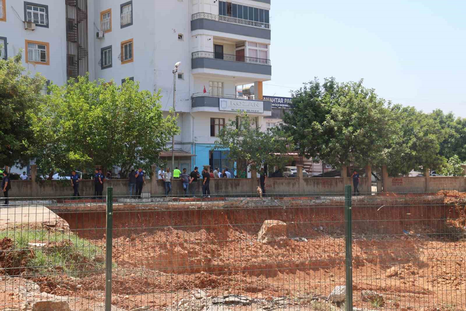 belediye itfaiye binasi icin apartmanin istinat duvarini yikti 3 2kHb3IGN