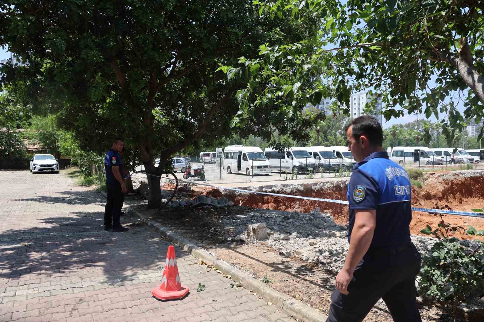 belediye itfaiye binasi icin apartmanin istinat duvarini yikti 4 UF1JS4fP