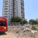 belediye-itfaiye-binasi-icin-apartmanin-istinat-duvarini-yikti-ptLOe8lT.jpg