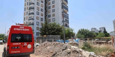 belediye-itfaiye-binasi-icin-apartmanin-istinat-duvarini-yikti-ptLOe8lT.jpg