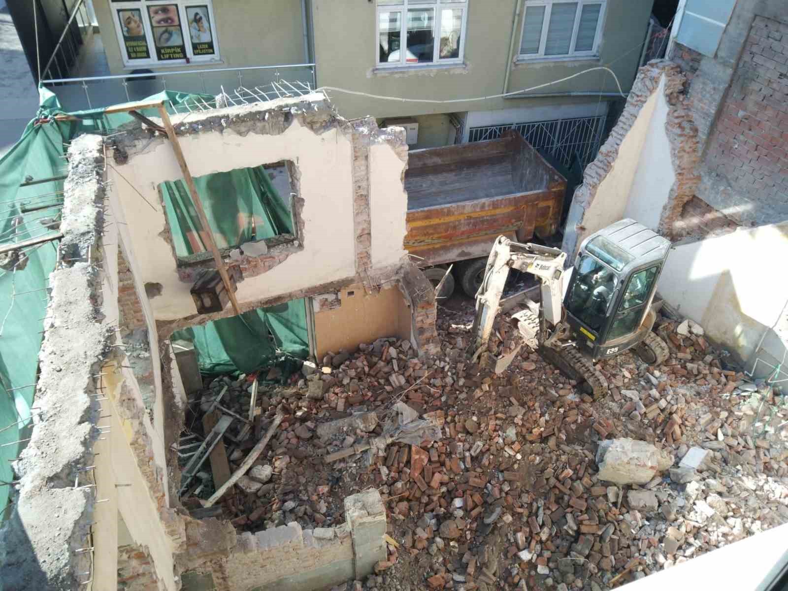 belediye kacak diye muhurledi secim ofisi oldu 2 OcYEcVWK