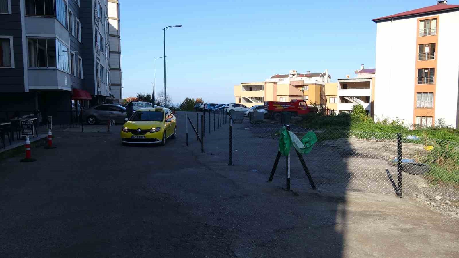 belediye kamulastirma bedelini odemeyince sahipleri yolu cit cekip kapatti 0