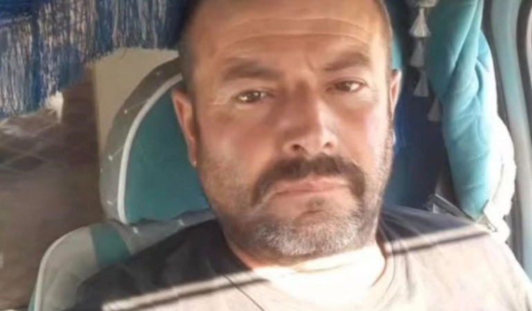 belediye-onunde-kendini-atese-veren-sahis-hayatini-kaybetti-TpvxYTZ1.jpg