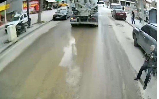 belediye otobusu soforunun duyarliligi takdir topladi 0 AcwJAwUG