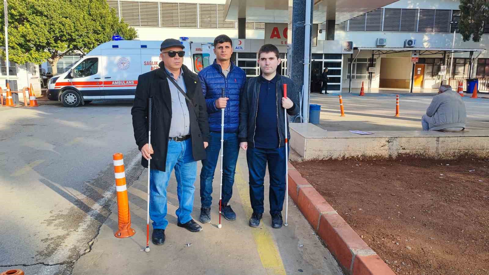 belediye otobusunun carptigi gorme engelli ogretmen cift agir yaralandi 3 GU1teXMW