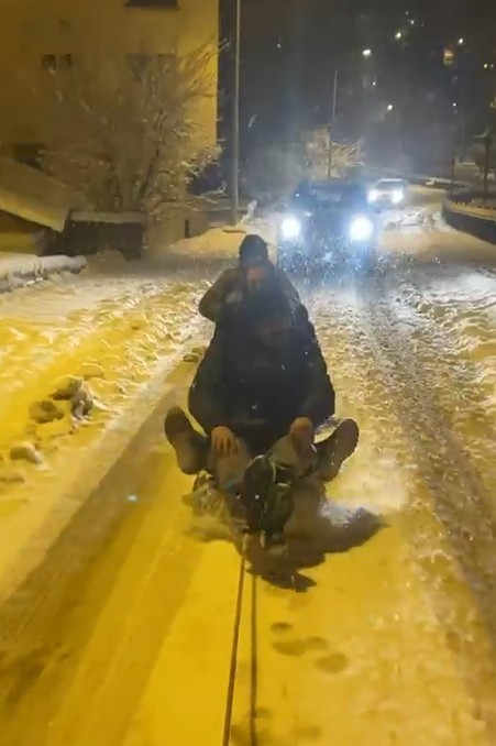 belediye personelinden kar eglencesi 1 wiWVjQR5