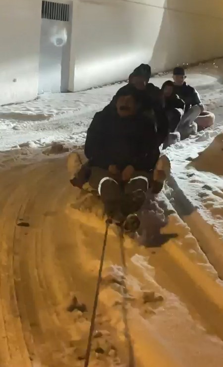 belediye personelinden kar eglencesi 3 Am9VTDVl