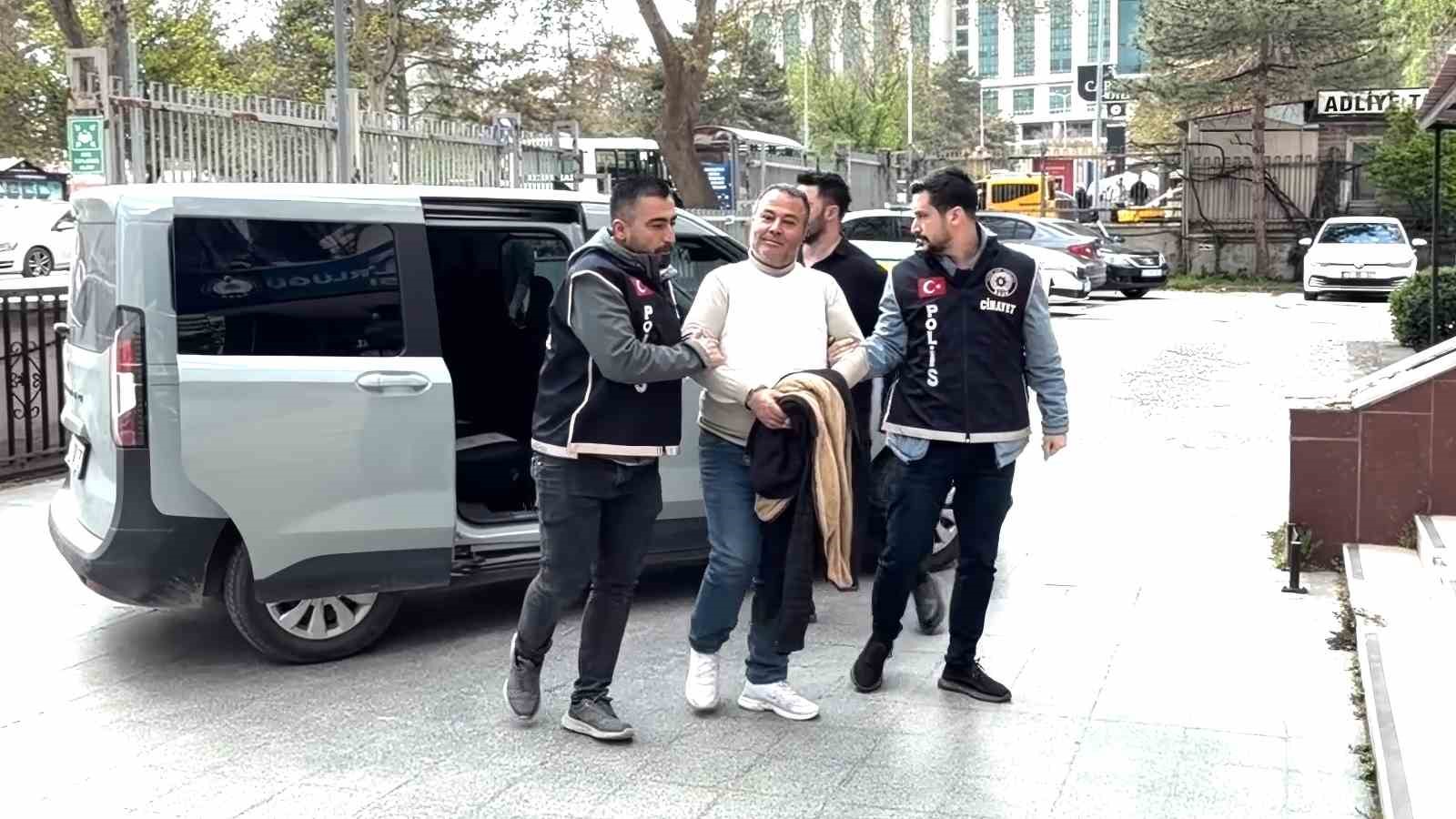 Belediye personelini öldürmüştü, cinayet zanlısının ilk sözü: "Bana iftira attı" 5 belediye personelini oldurmustu cinayet zanlisinin ilk sozu bana iftira atti 1 OXnJG5BB