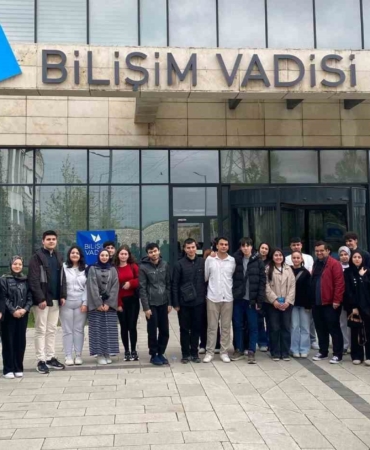 belediyeden-genclere-bilisim-vadisi-gezisi-86b2DyIi.jpg