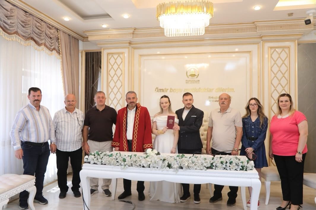 belediyeden populer tarihte nikah kiyan ciftlere jest 0 8DJsYcOk
