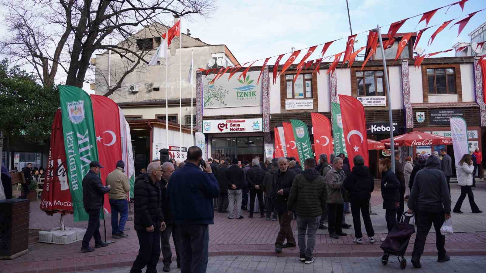 Belediyenin et satış noktası açıldı, ilk gün yüzde 50 indirimle ürünler kapışıldı 5 belediyenin et satis noktasi acildi ilk gun yuzde 50 indirimle urunler kapisildi 1
