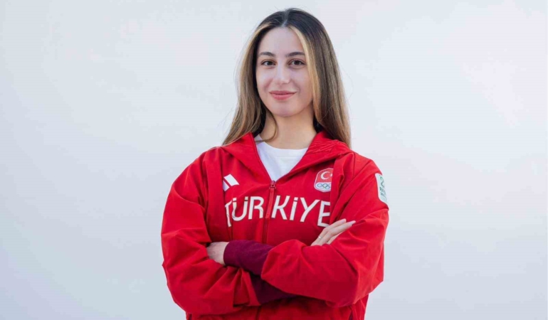 belediyesporlu-ozge-yilmazdan-gumus-madalya-rj5pLr17.jpg