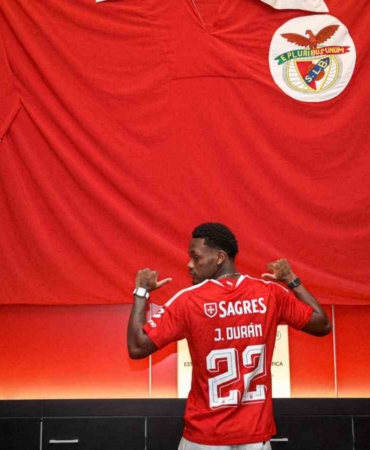 benfica-jhon-durani-kiralik-olarak-kadrosuna-katti-3atnZYjI.jpg