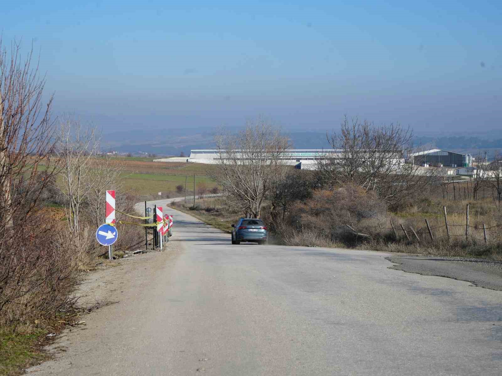 benim arazim dedi koy yolunu kestirdi 2 FzB37Z3k