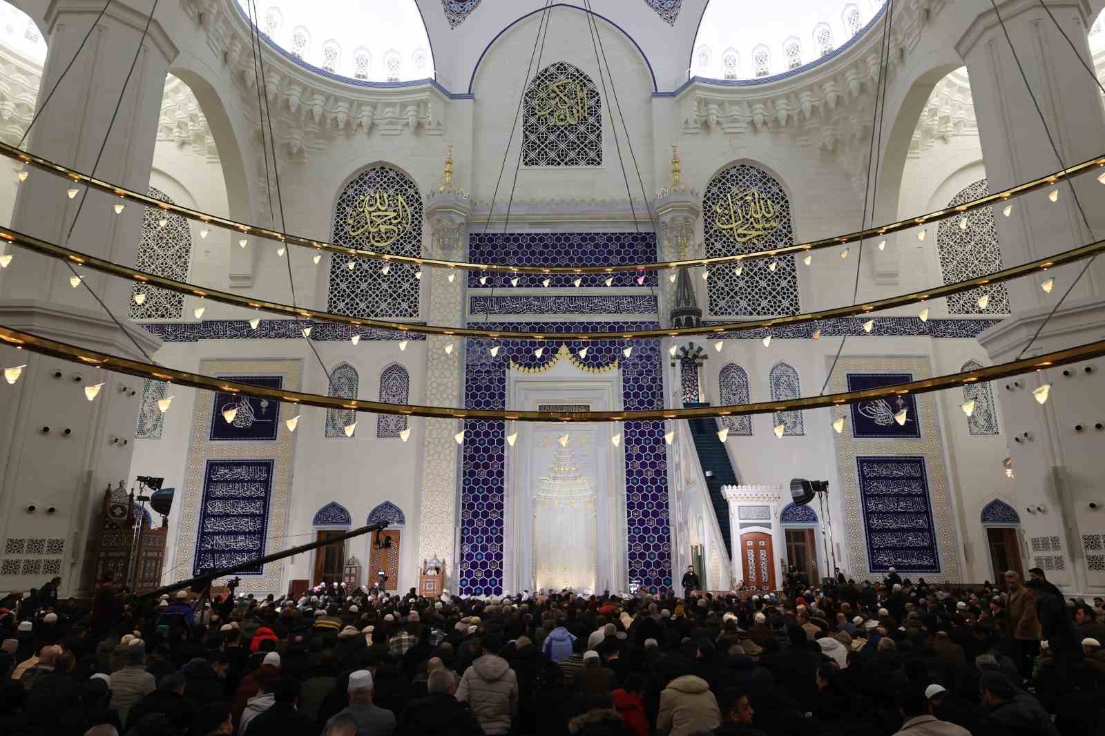 berat gecesi tum yurtta dualarla idrak edildi 6 KBRI5N3c