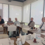 bergama-belediye-baskani-19-meclis-uyesi-ile-yeni-partiye-gecti-XqmtKIrR.jpg