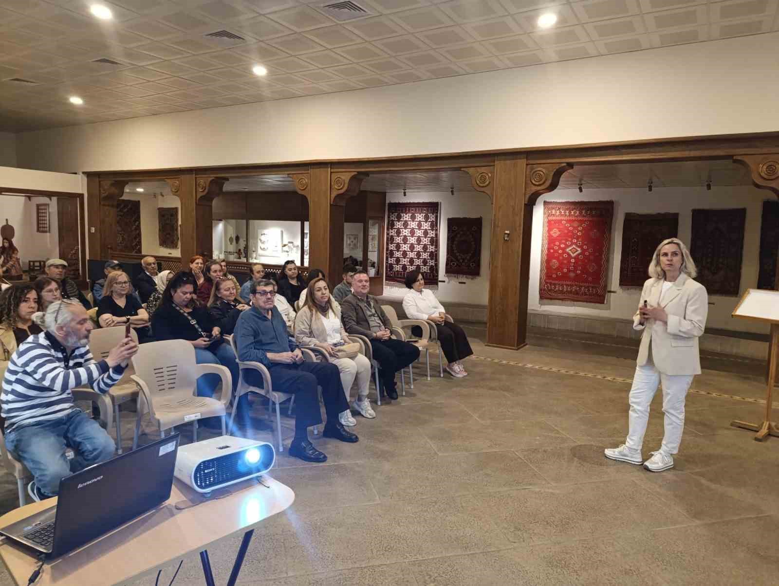 Bergama Müzesi’nde ’Mimari Zerafet Buluşması’ 4 bergama muzesinde mimari zerafet bulusmasi 0 jESNOTcj