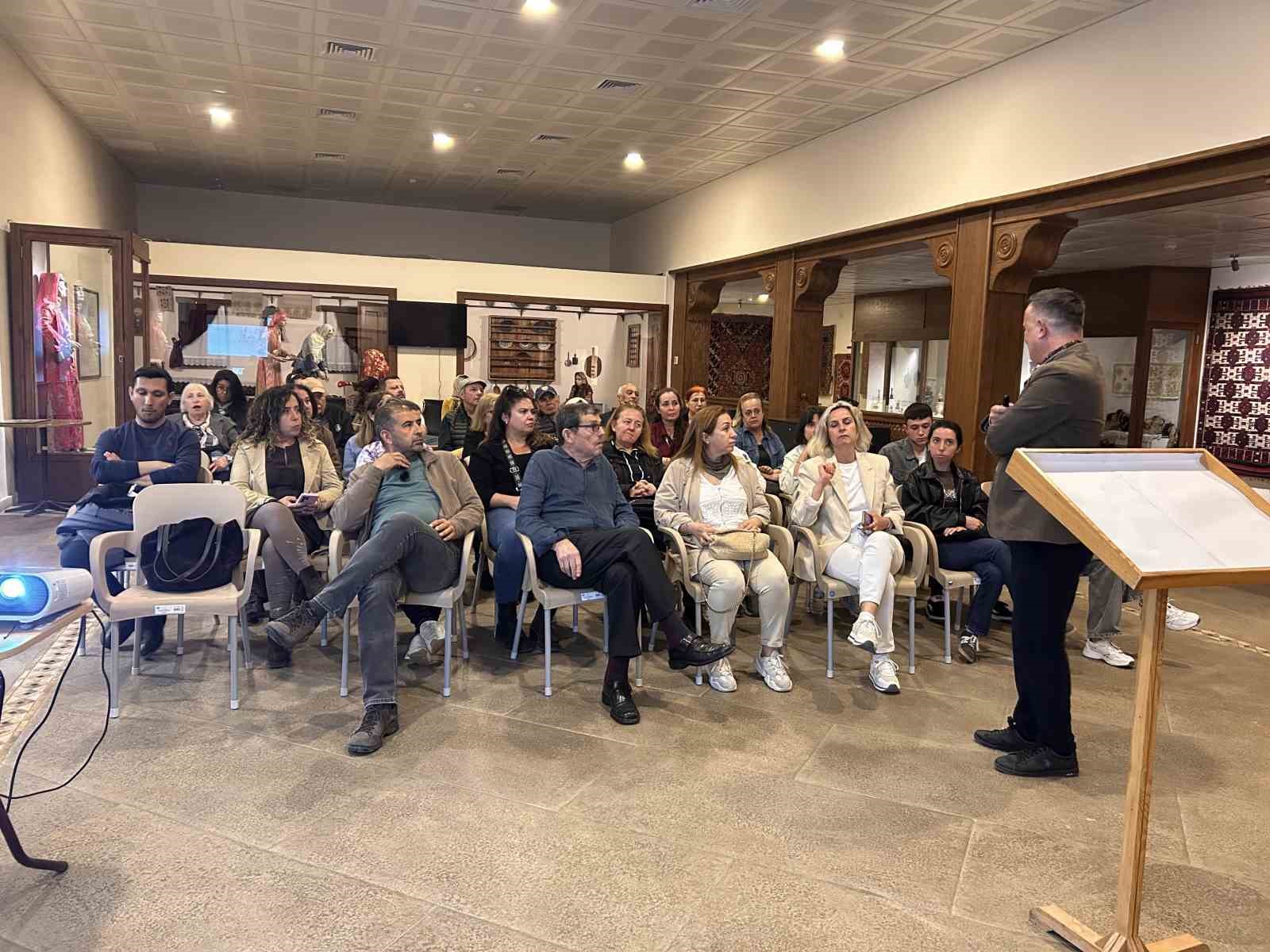 Bergama Müzesi’nde ’Mimari Zerafet Buluşması’ 5 bergama muzesinde mimari zerafet bulusmasi 1