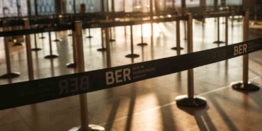 berlin-brandenburg-havalimaninda-grev-nedeniyle-445-ucus-iptal-oldu-57-bin-yolcu-etkilendi-IevY3DUE.jpg