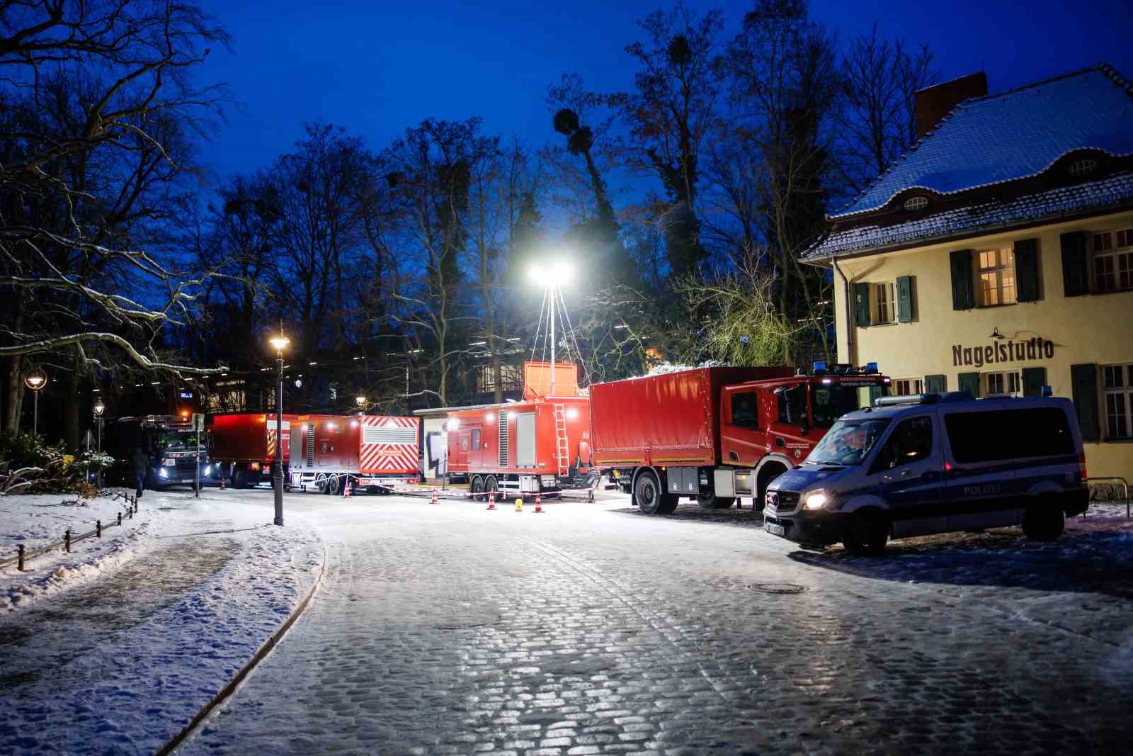 berlinde 25 binden fazla hane 4 gundur elektriksiz 15 fHHK1WLF