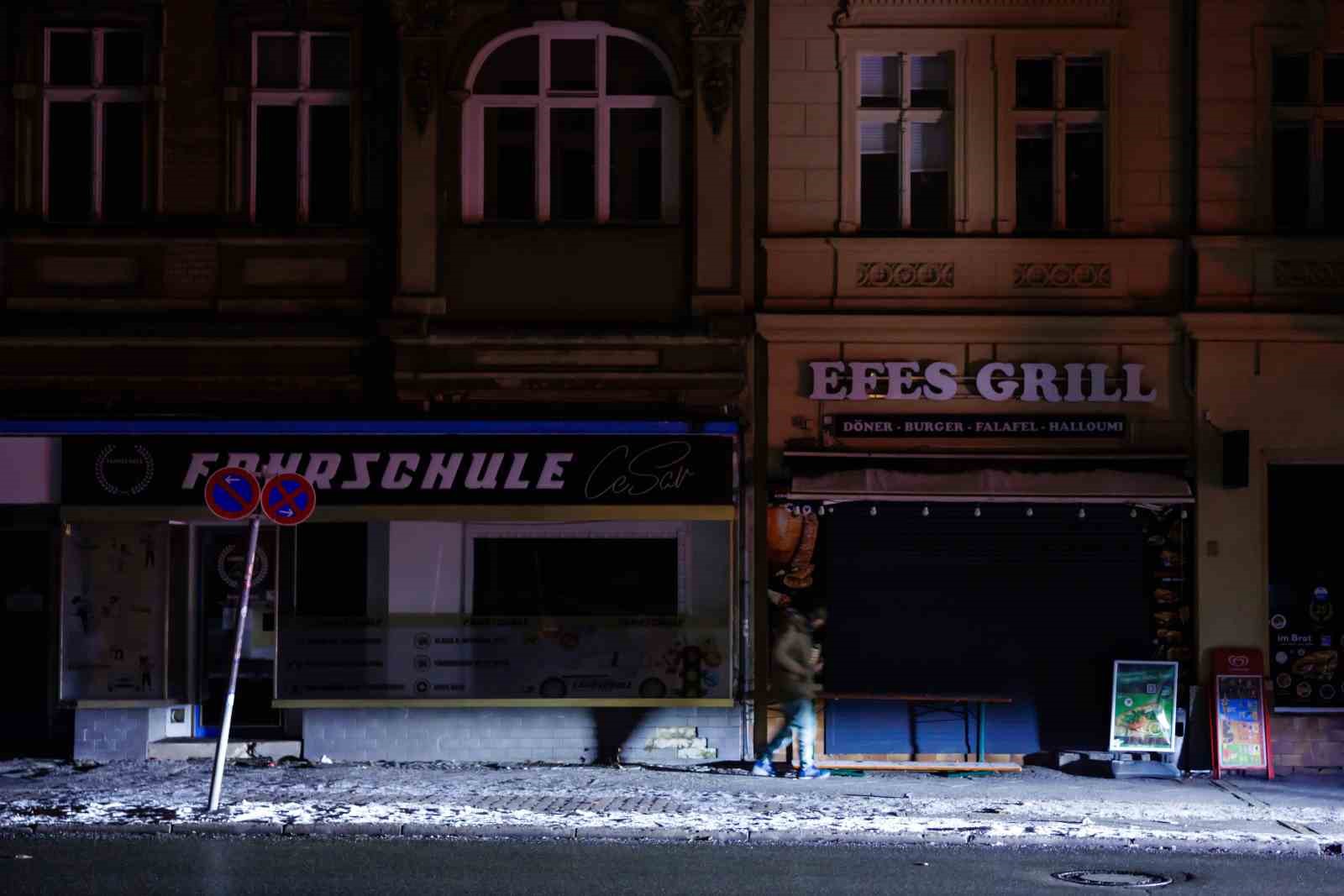 berlinde 25 binden fazla hane 4 gundur elektriksiz 4 KJGOsj8y