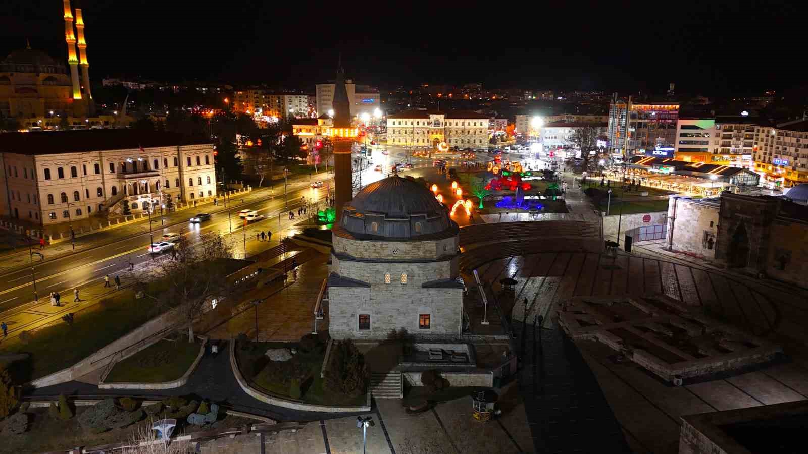 bes asirdir hic terk edilmedi sivasta tum camilerde ayni nida yankilandi 3 lmckU9gl
