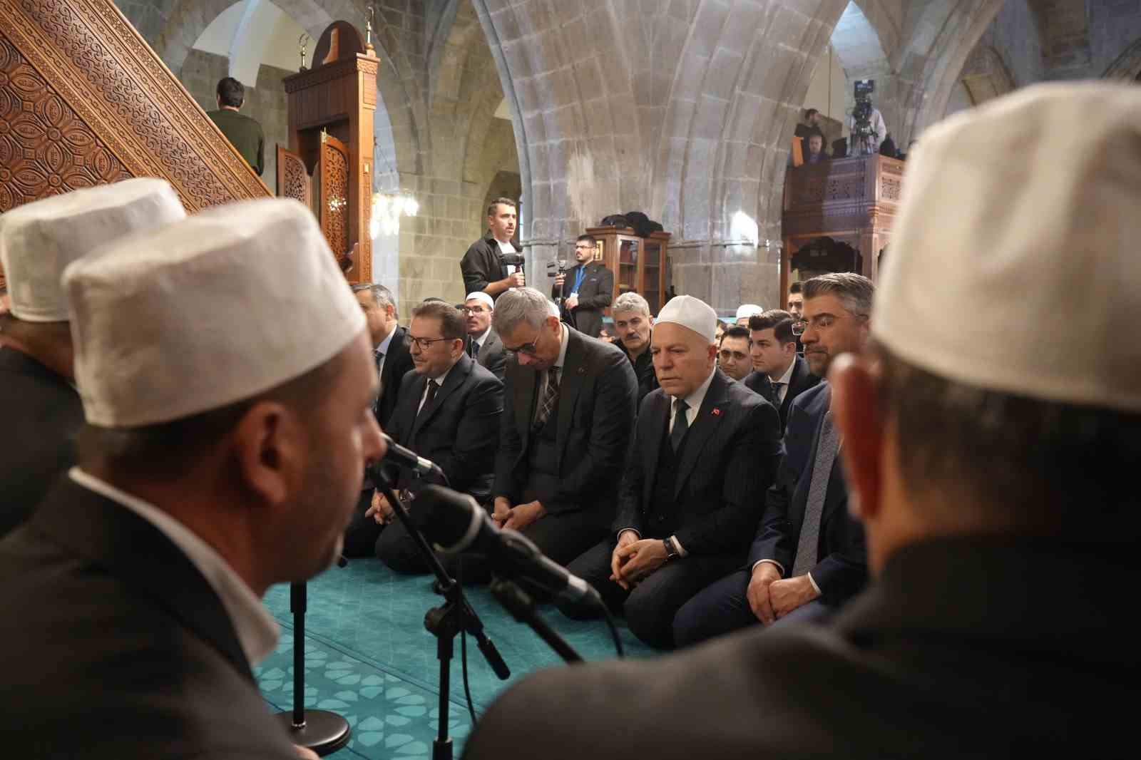 bes asirlik 1001 hatim geleneginin duasi gerceklestirildi 1 IdMpTVy9