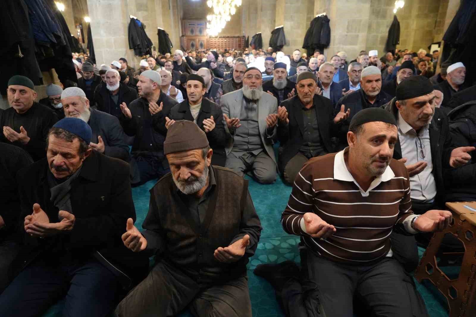 bes asirlik 1001 hatim geleneginin duasi gerceklestirildi 5