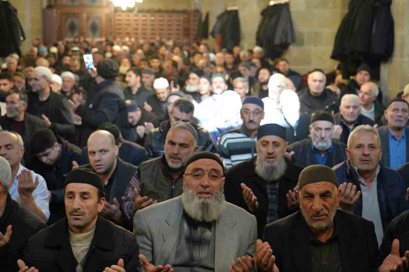 bes asirlik 1001 hatim geleneginin duasi gerceklestirildi 6 yWSsiKmR