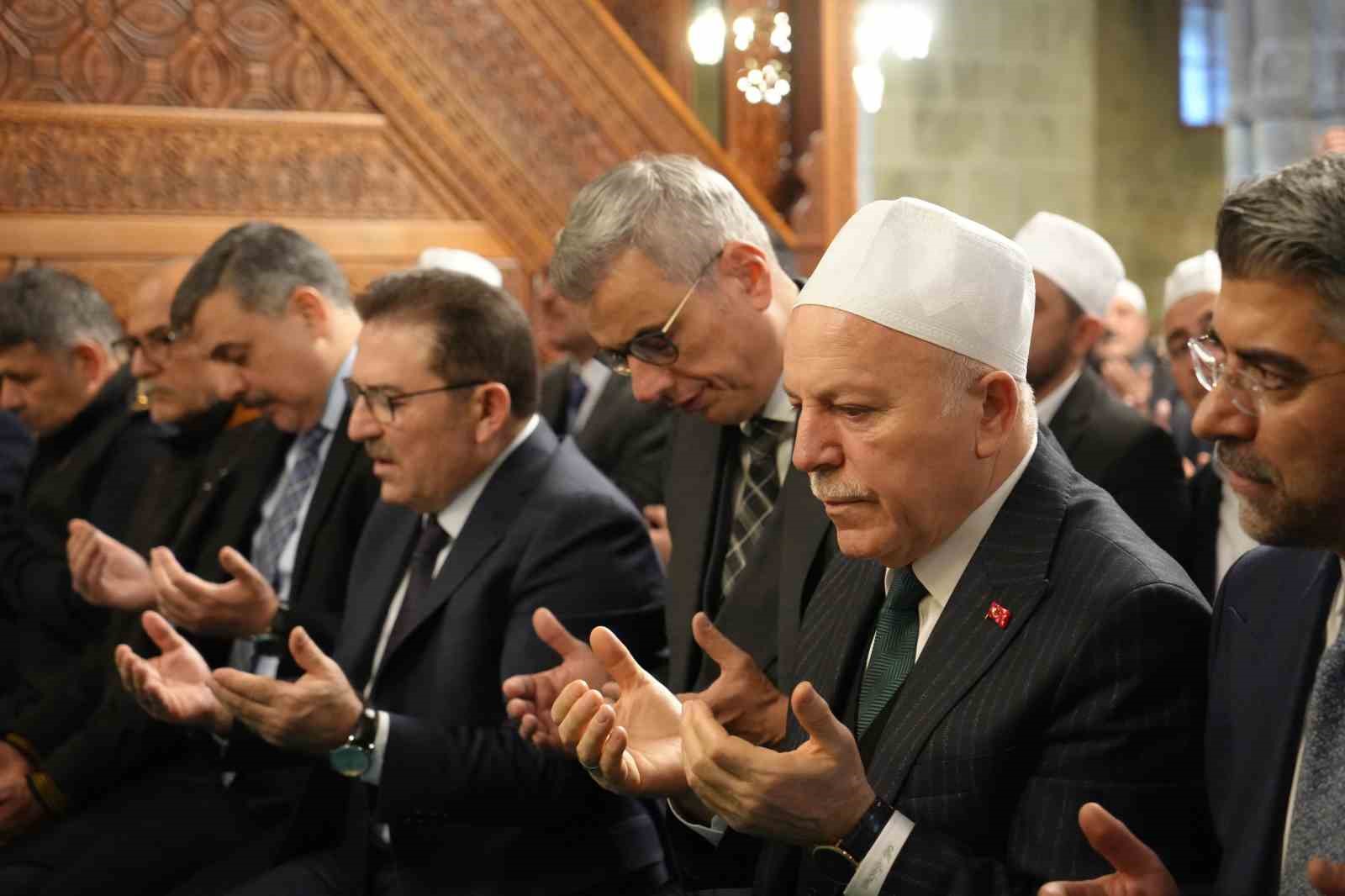 bes asirlik 1001 hatim geleneginin duasi gerceklestirildi 8 YdQFydQD