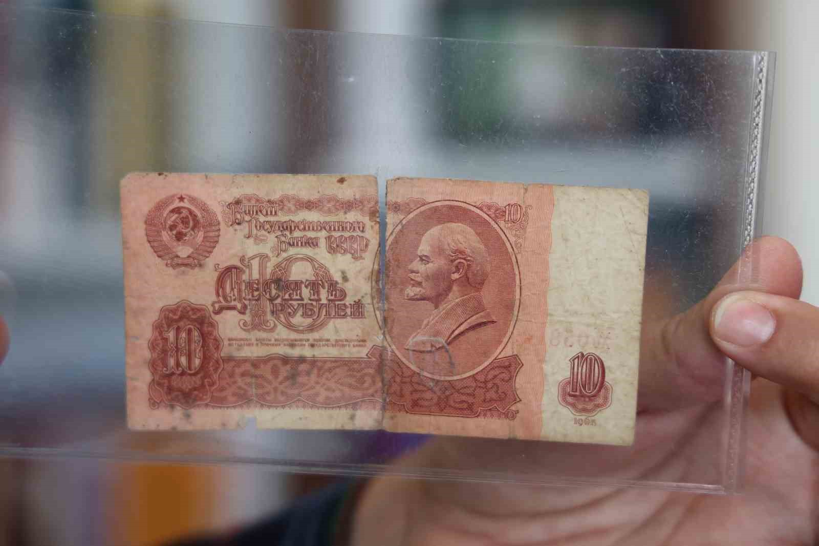 bes kitadan 75 ulkenin banknotunu derleyen ogretmen yok olan devletleri unutturmuyor 4 JMrcJaP3