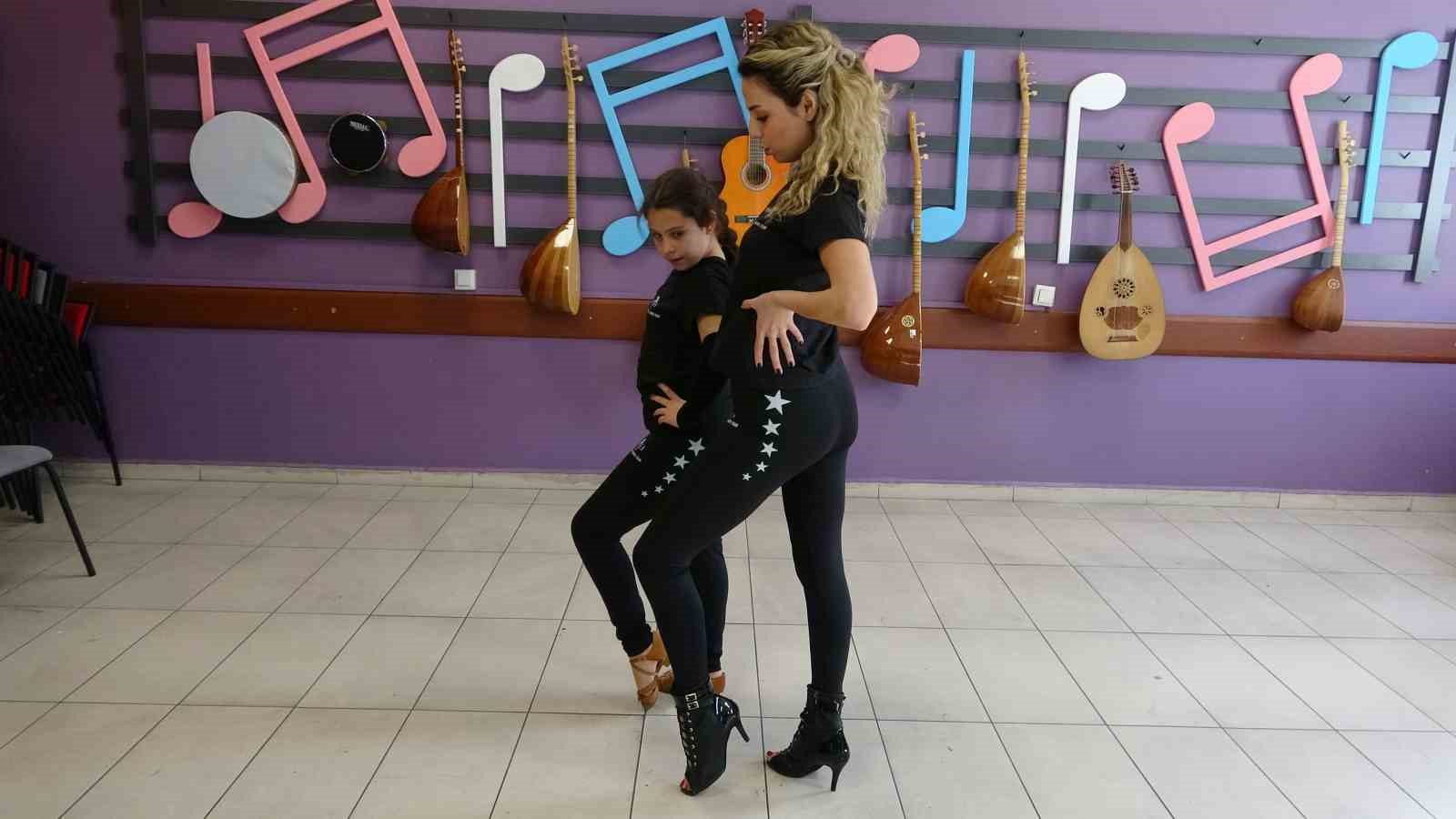 bes yasinda basladigi salsa yolculugunda dort turkiye birinciligi kazanan minik sporcunun yeni hedefi dunya hN2BPYCI
