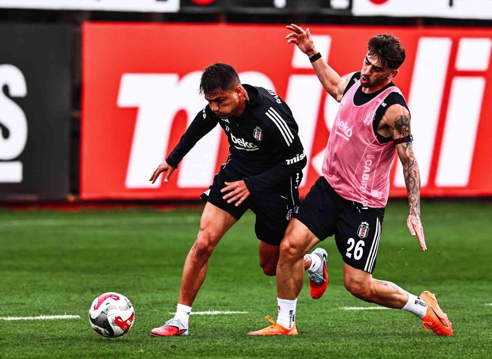 besiktas 3 futbolcusundan eksik calisti 1 HZsNQA87