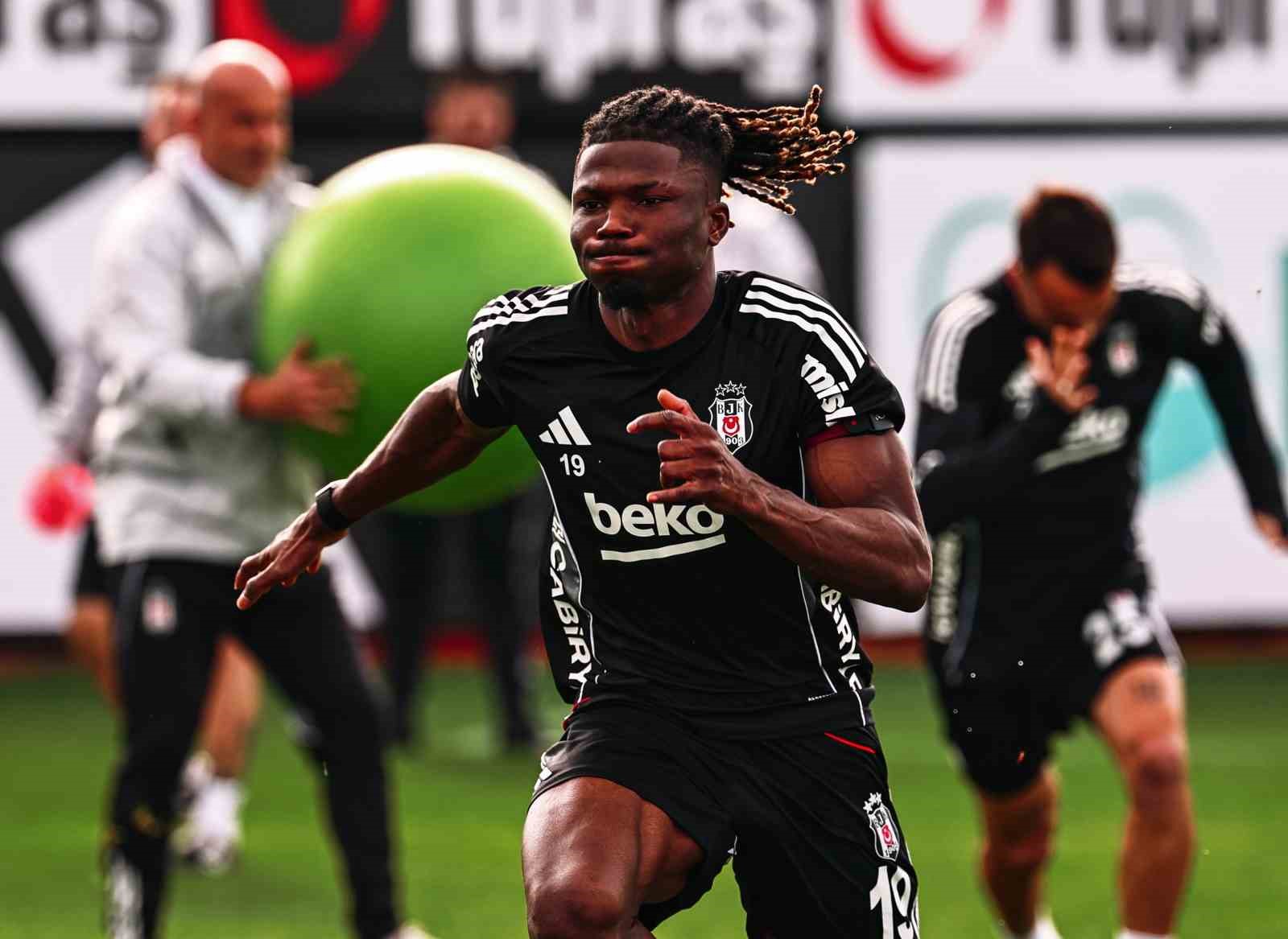 besiktas 3 futbolcusundan eksik calisti 3 TUy6VwV9