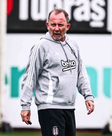 besiktas-3-futbolcusundan-eksik-calisti-QsRpCVuW.jpg